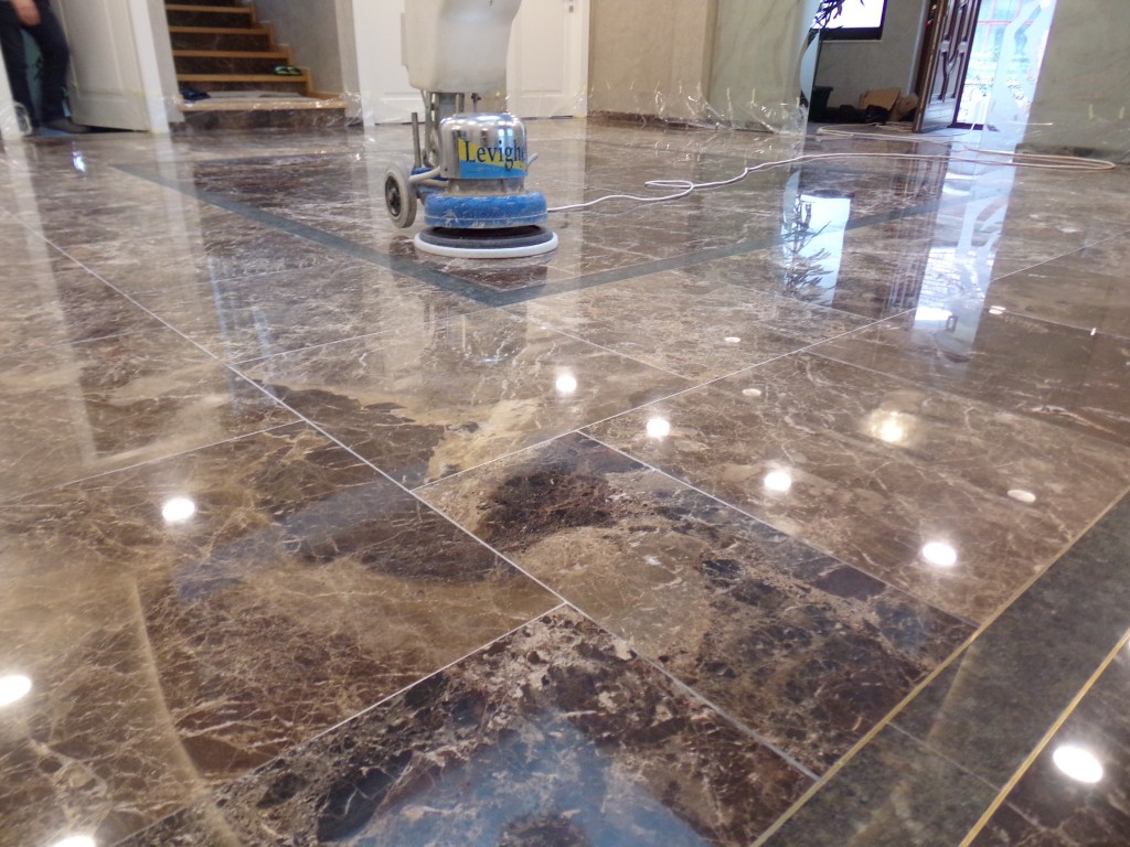 Slefuire marmura, travertin, granit si&nbsp;mozaic